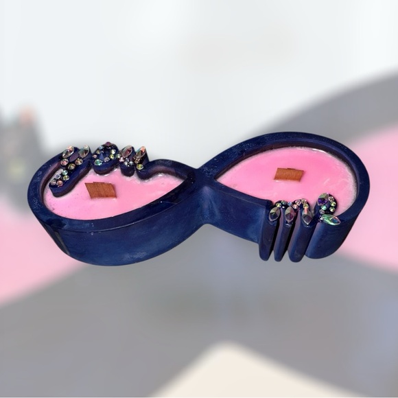 Cotton Candy Infinity Soy Candle | Handmade Resin Vessel | Symbol of Forever - Picture 8 of 10